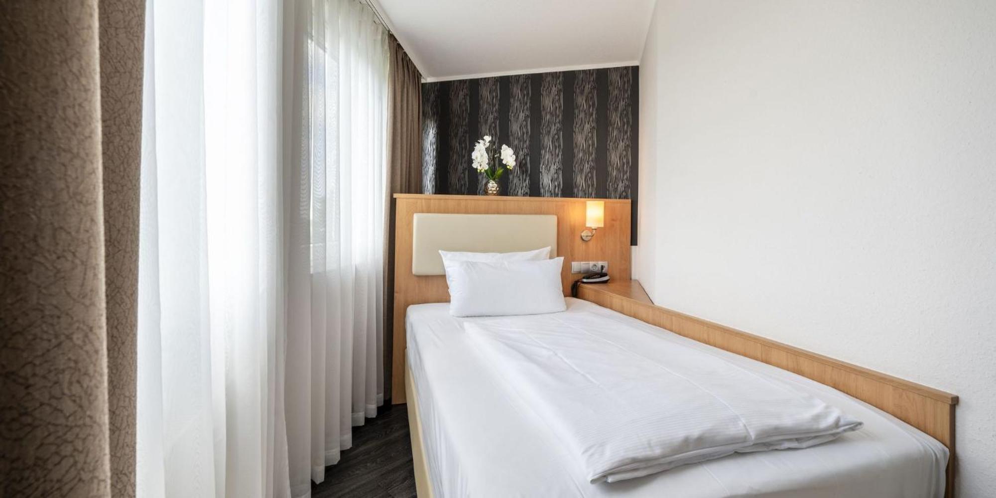 Best Western Plaza Hotel Stuttgart-Filderstadt Exterior foto
