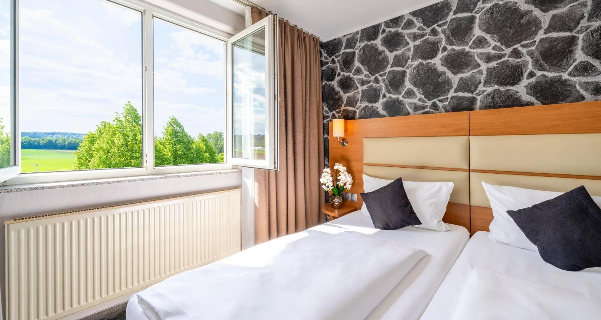 Best Western Plaza Hotel Stuttgart-Filderstadt Exterior foto