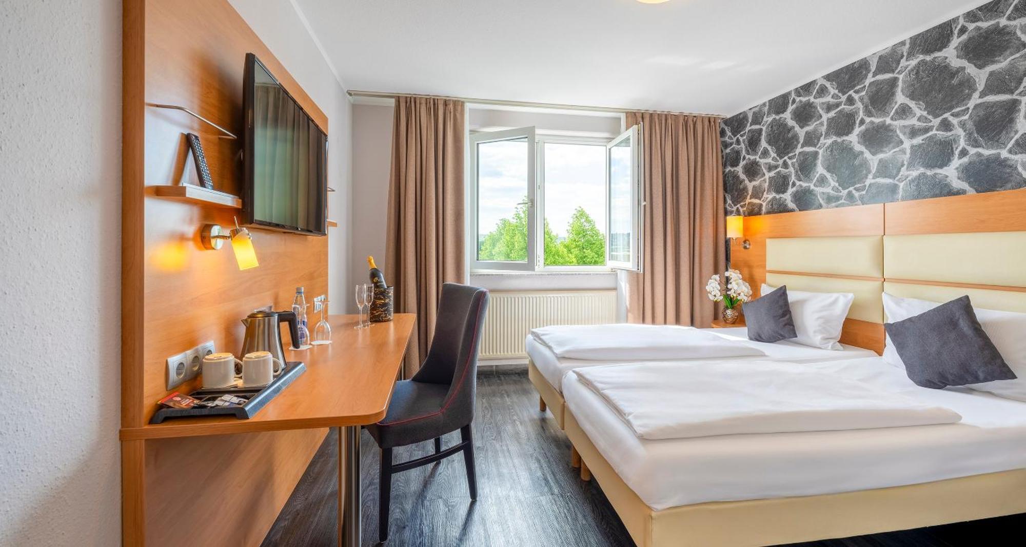 Best Western Plaza Hotel Stuttgart-Filderstadt Exterior foto