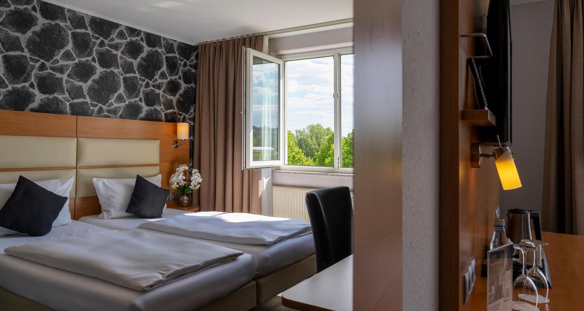 Best Western Plaza Hotel Stuttgart-Filderstadt Exterior foto