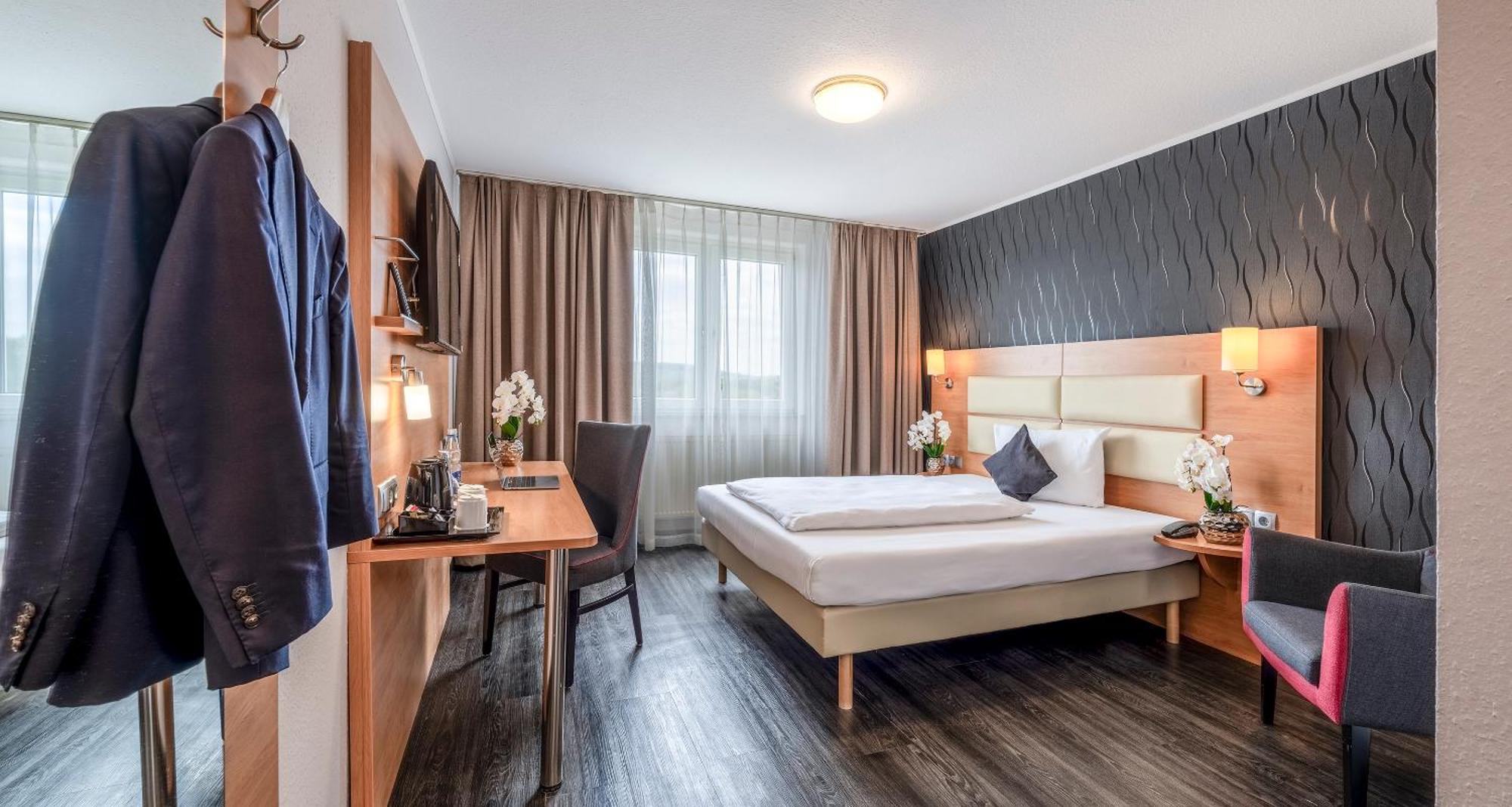 Best Western Plaza Hotel Stuttgart-Filderstadt Exterior foto
